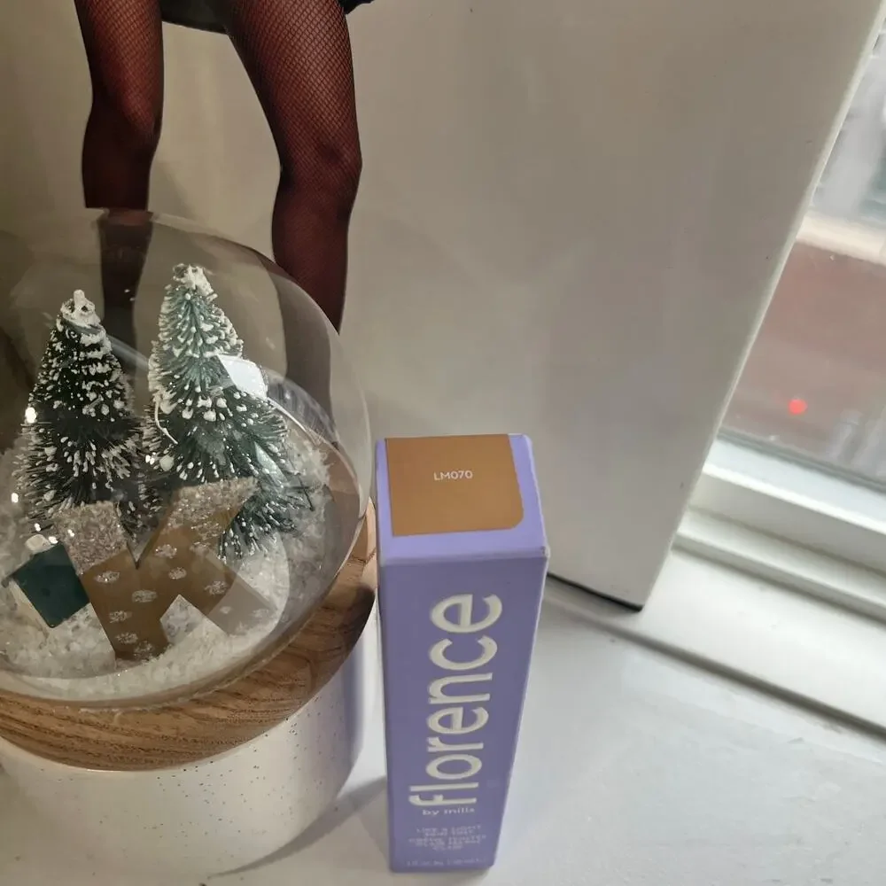 NEW Florence by Mills Like a Light Skin Tint in LM 070
